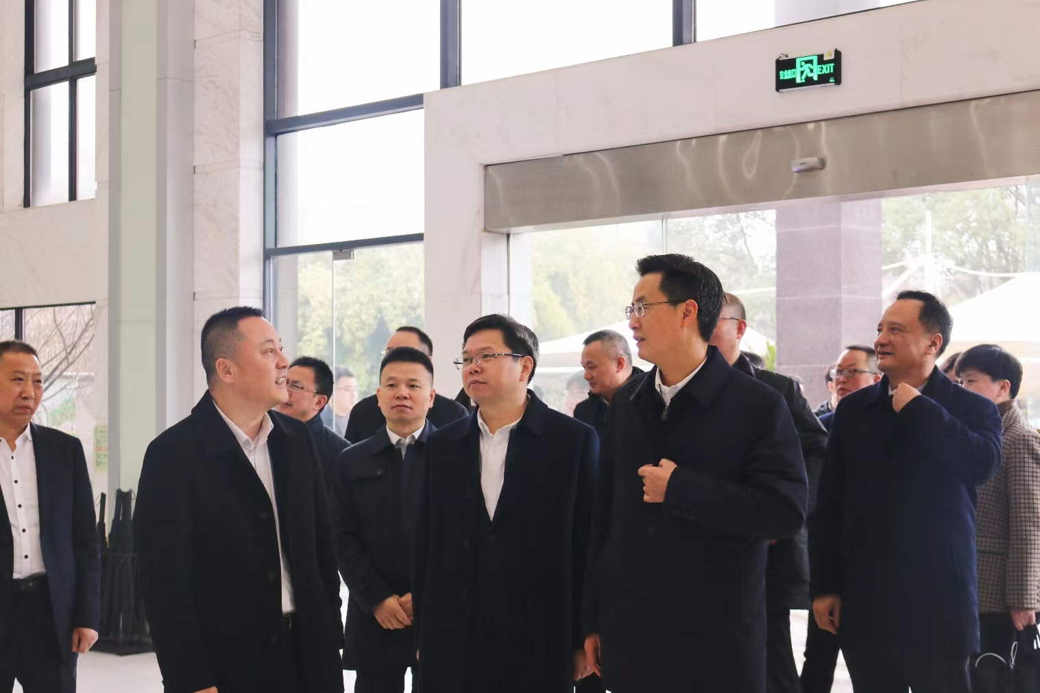 黄冈市委书记陈伟一行莅临瓦力游戏电气调研领导
